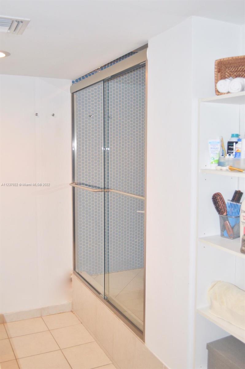 151 Crandon Blvd # 127