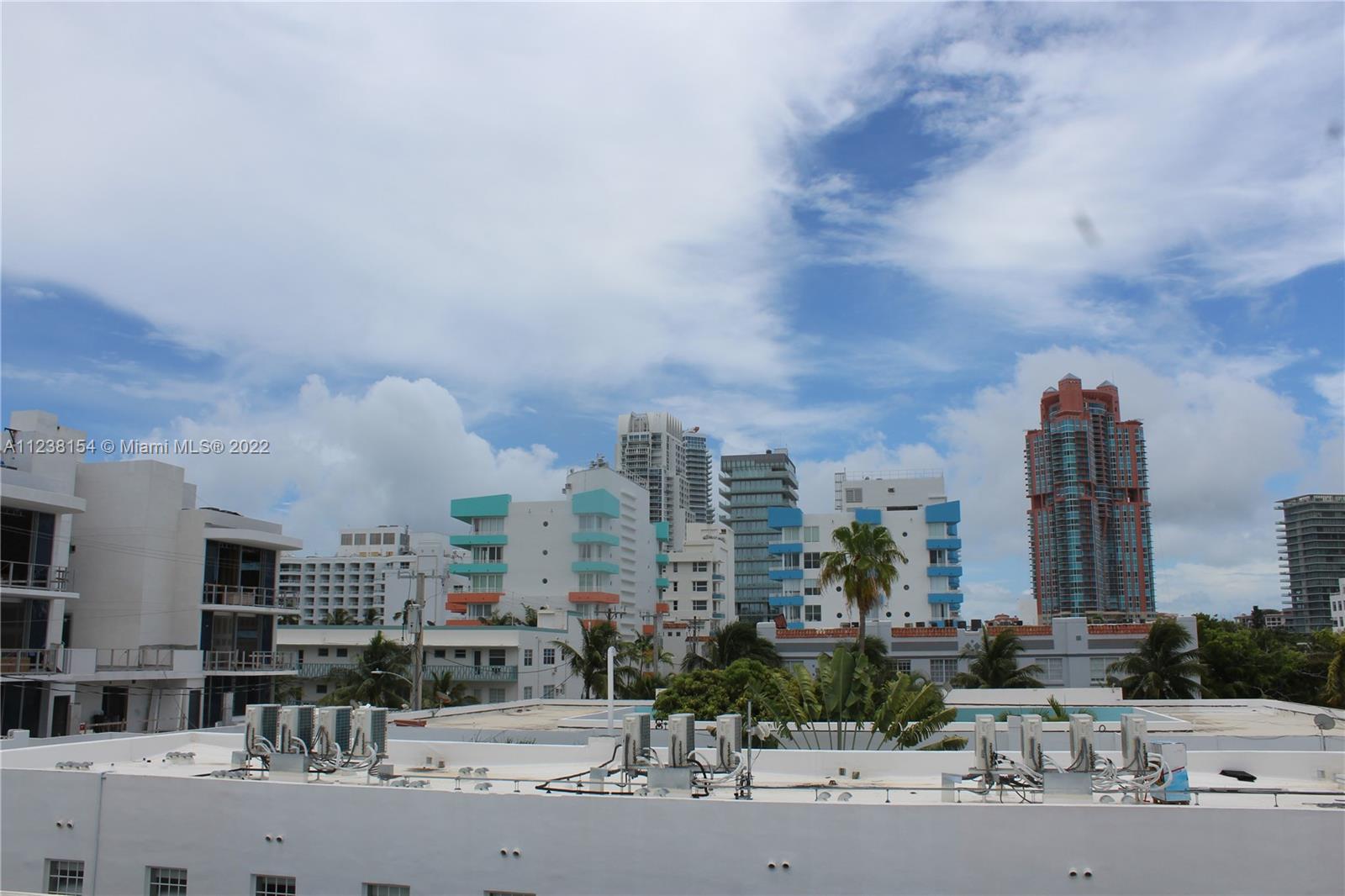 335 Collins Ave # 403