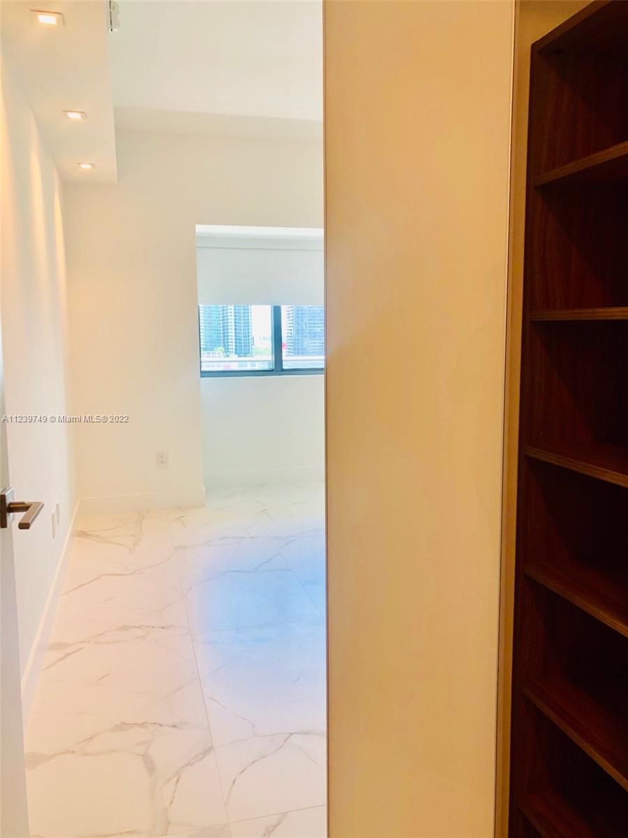 3131 NE 7TH AVENUE # 2305