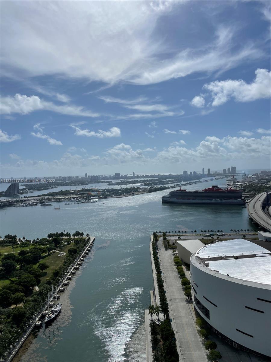 888 BISCAYNE BLVD # 3704