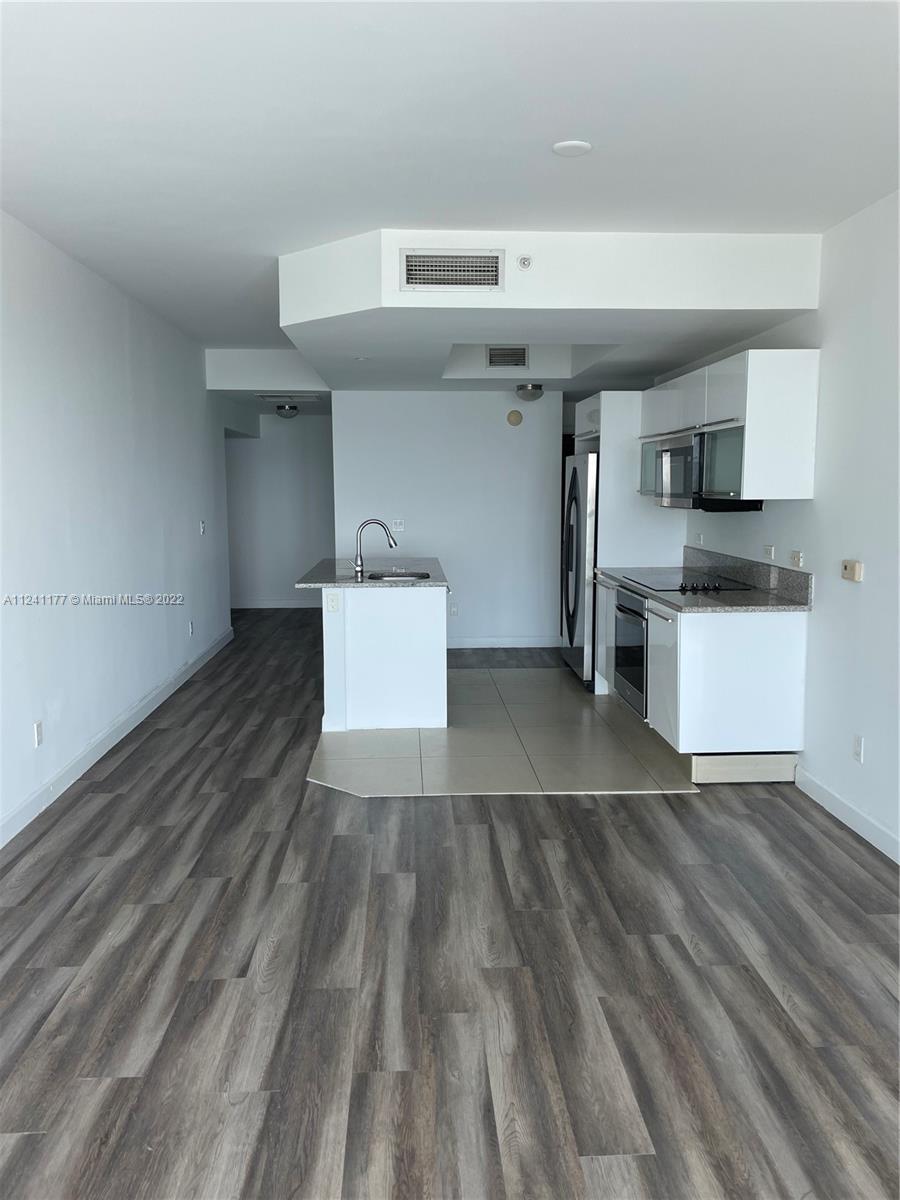 888 BISCAYNE BLVD # 3704