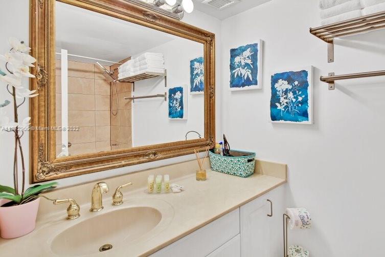 26 Diplomat Pkwy # 2272