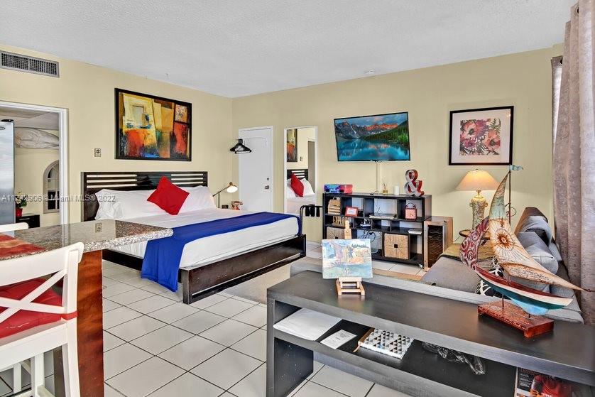 26 Diplomat Pkwy # 2272