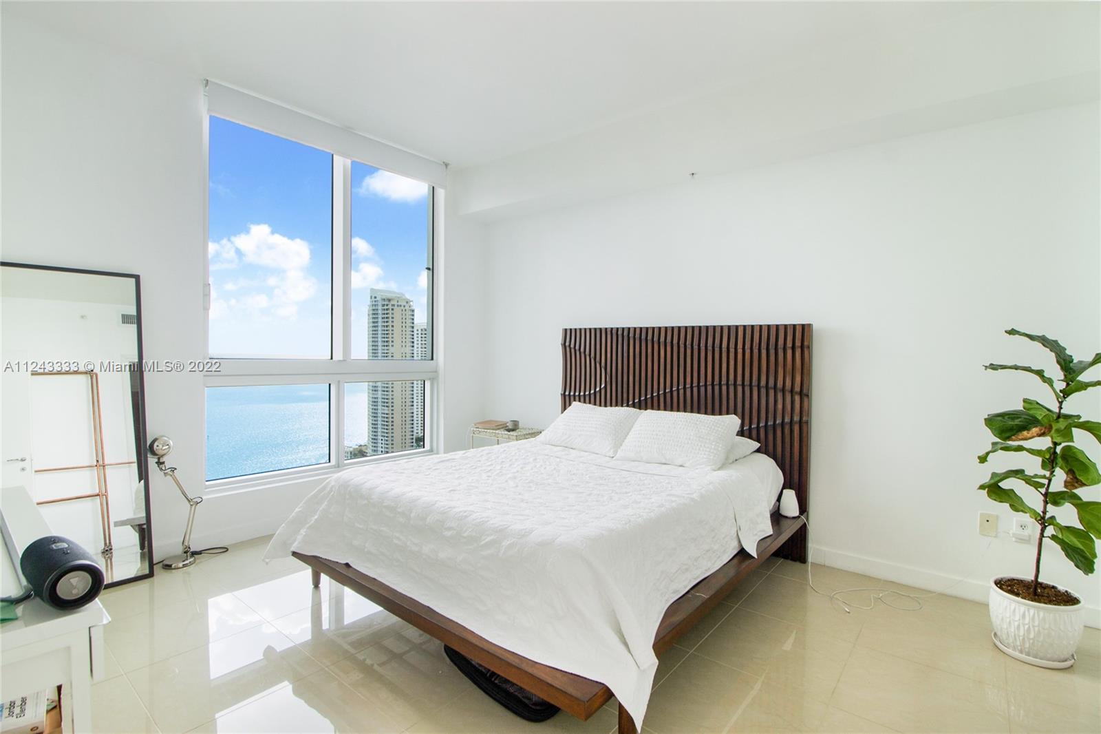300 S Biscayne Blvd # 3214 Unit: T-3214