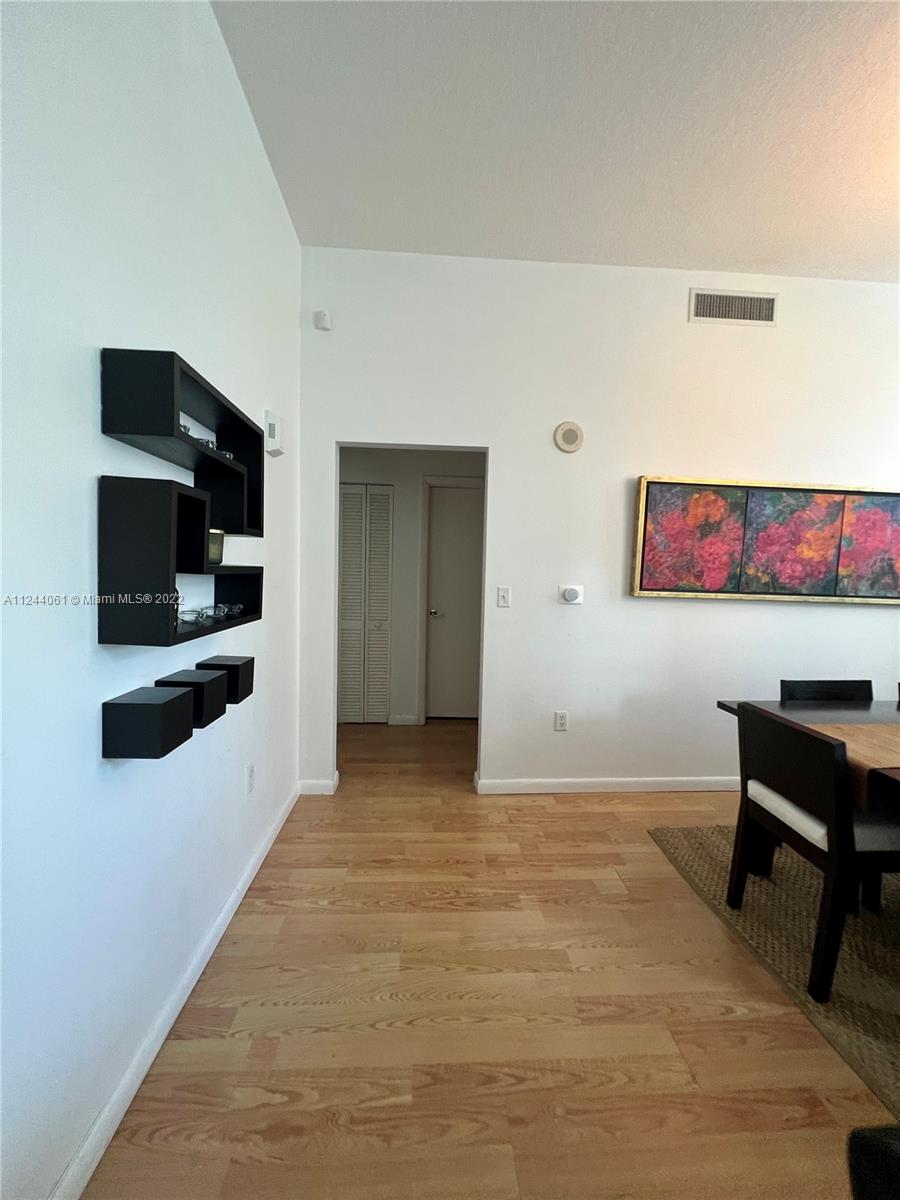 31 SE 5th St # 201
