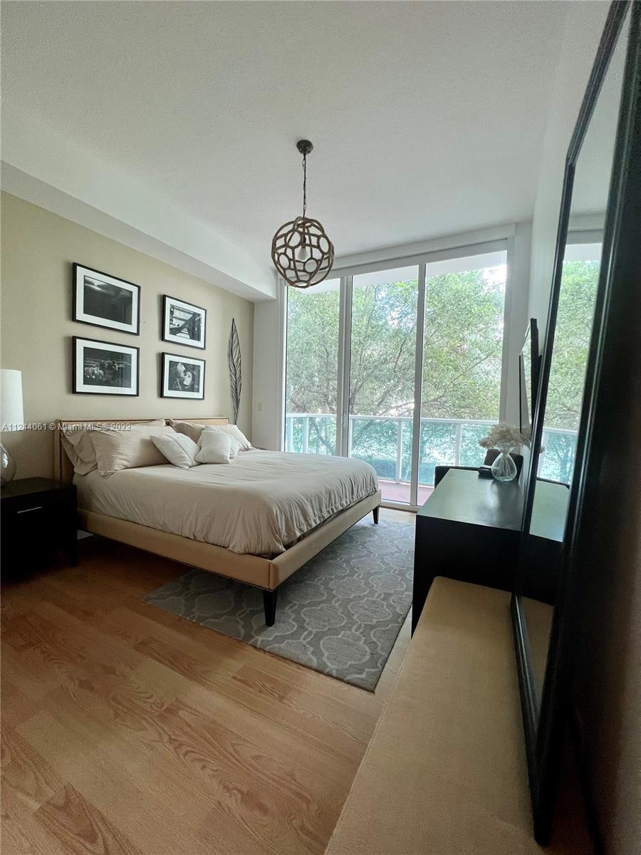 31 SE 5th St # 201