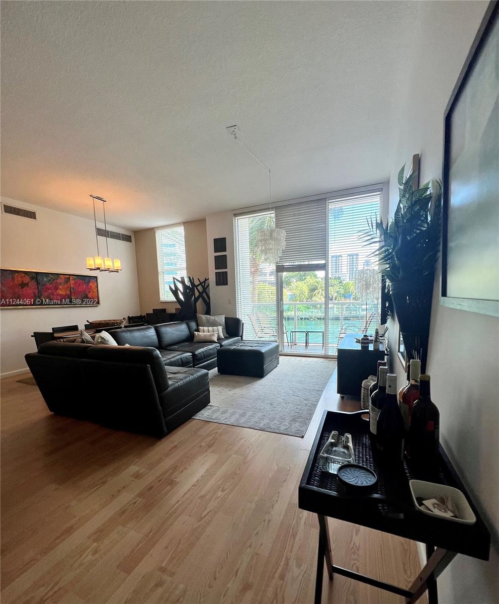 31 SE 5th St # 201