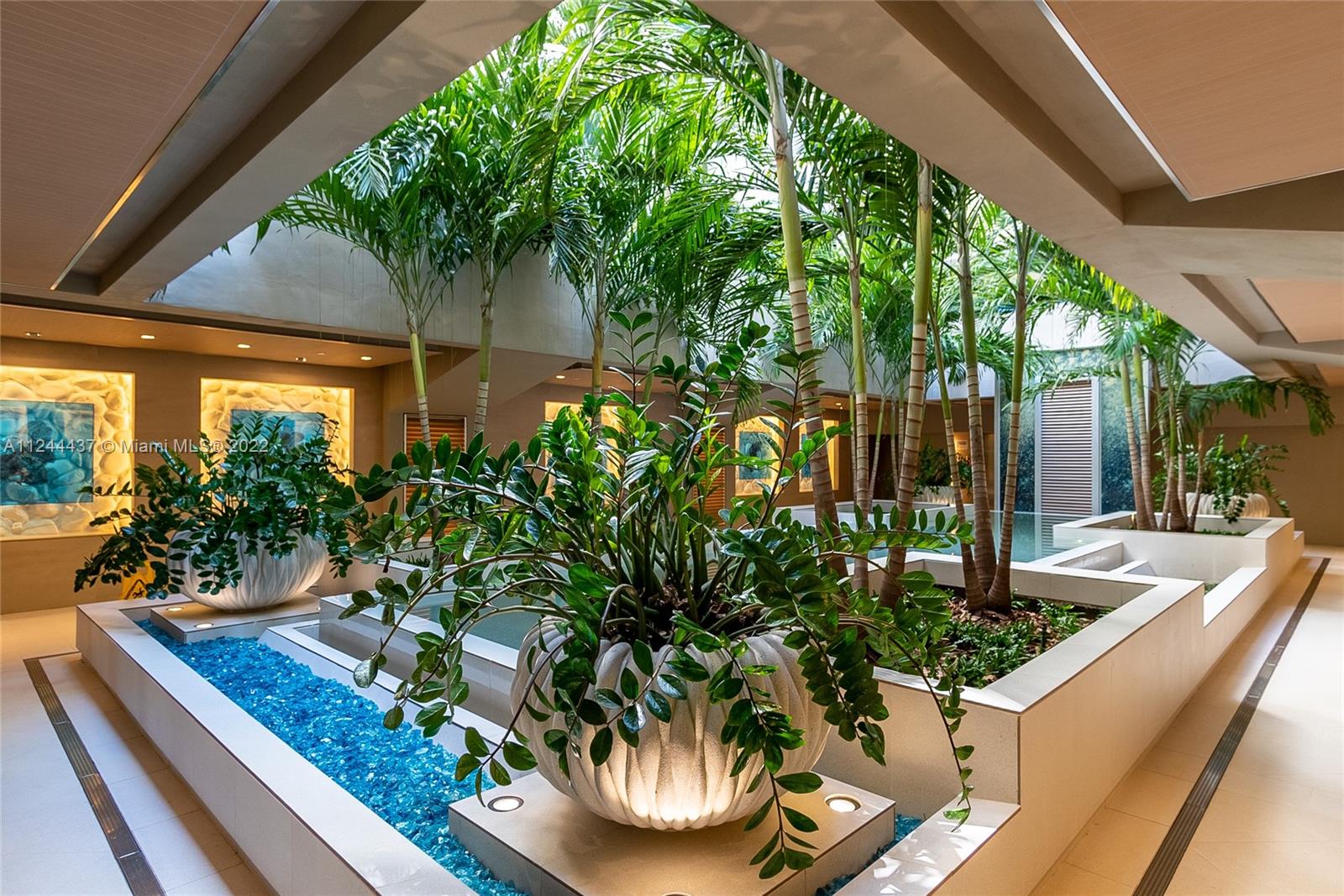 600 Grapetree Dr Unit: 9ES