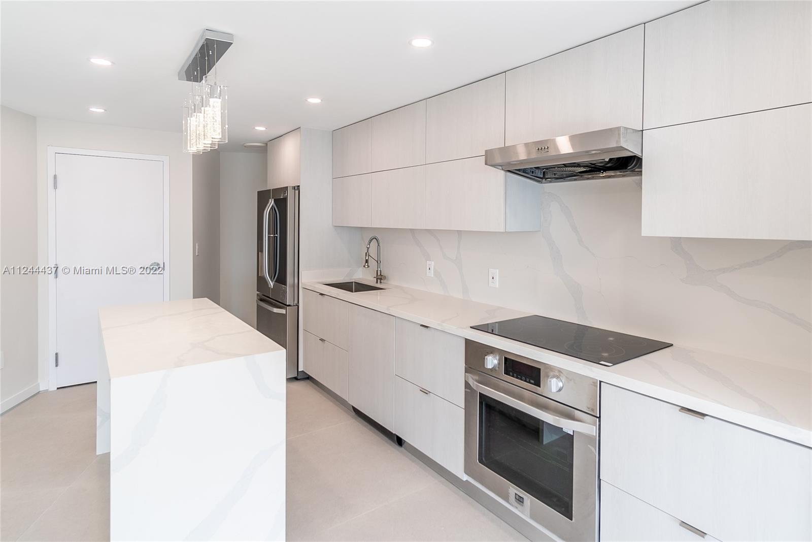 600 Grapetree Dr Unit: 9ES