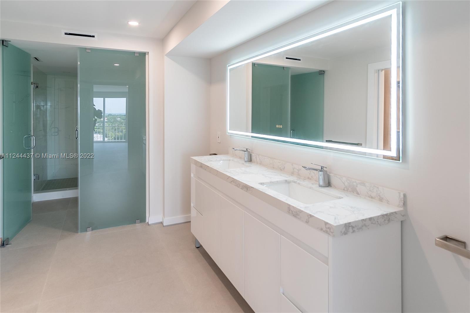 600 Grapetree Dr Unit: 9ES