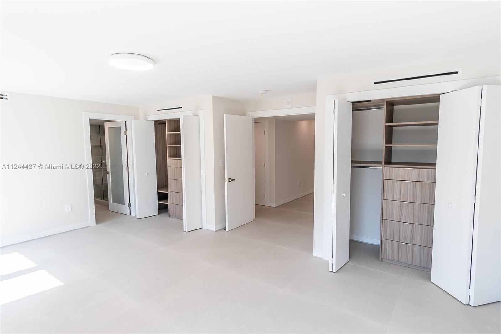 600 Grapetree Dr Unit: 9ES