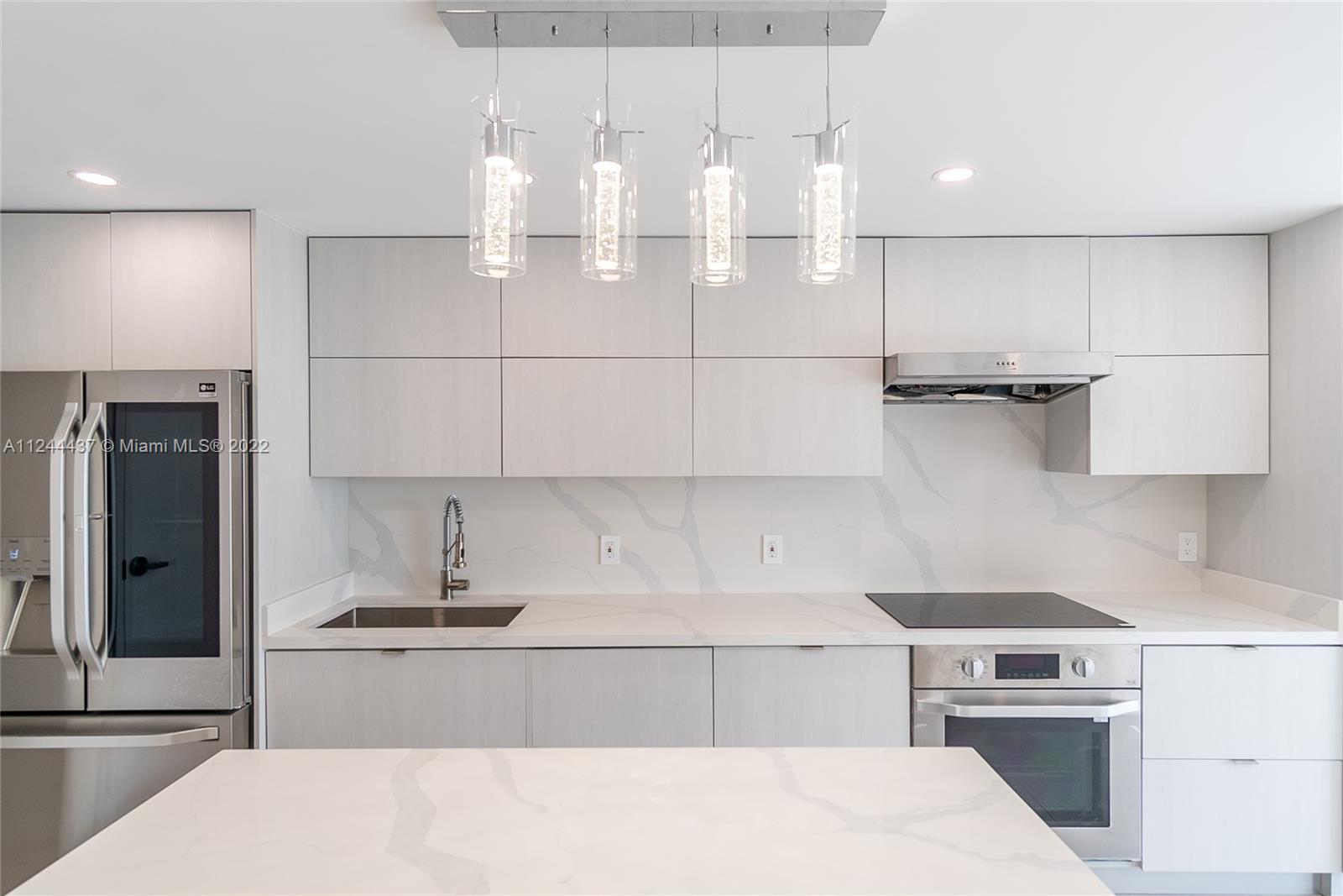600 Grapetree Dr Unit: 9ES