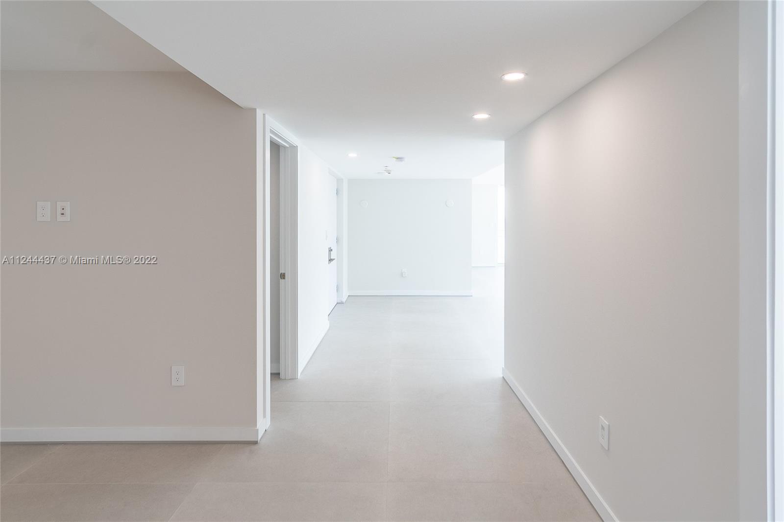 600 Grapetree Dr Unit: 9ES