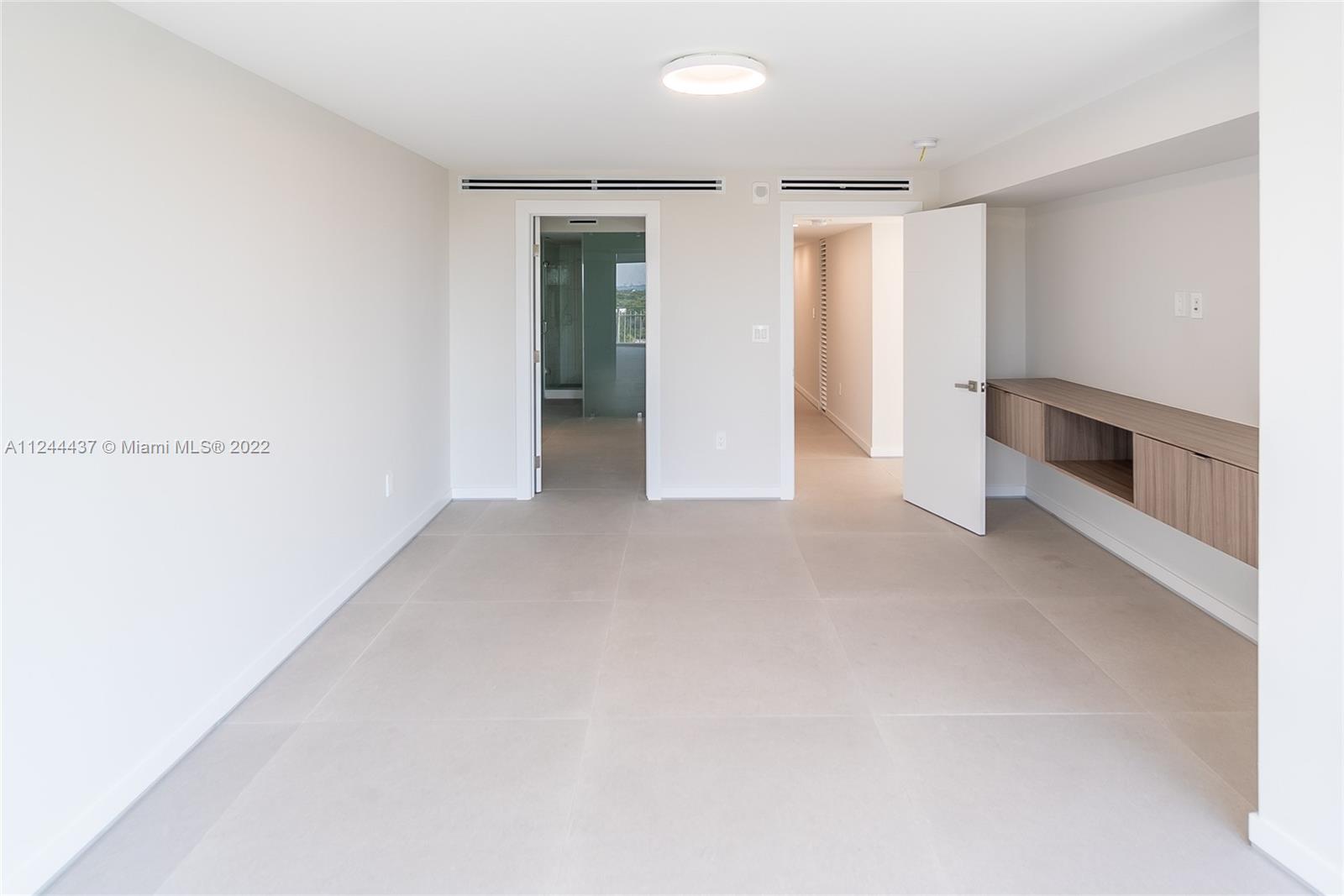 600 Grapetree Dr Unit: 9ES