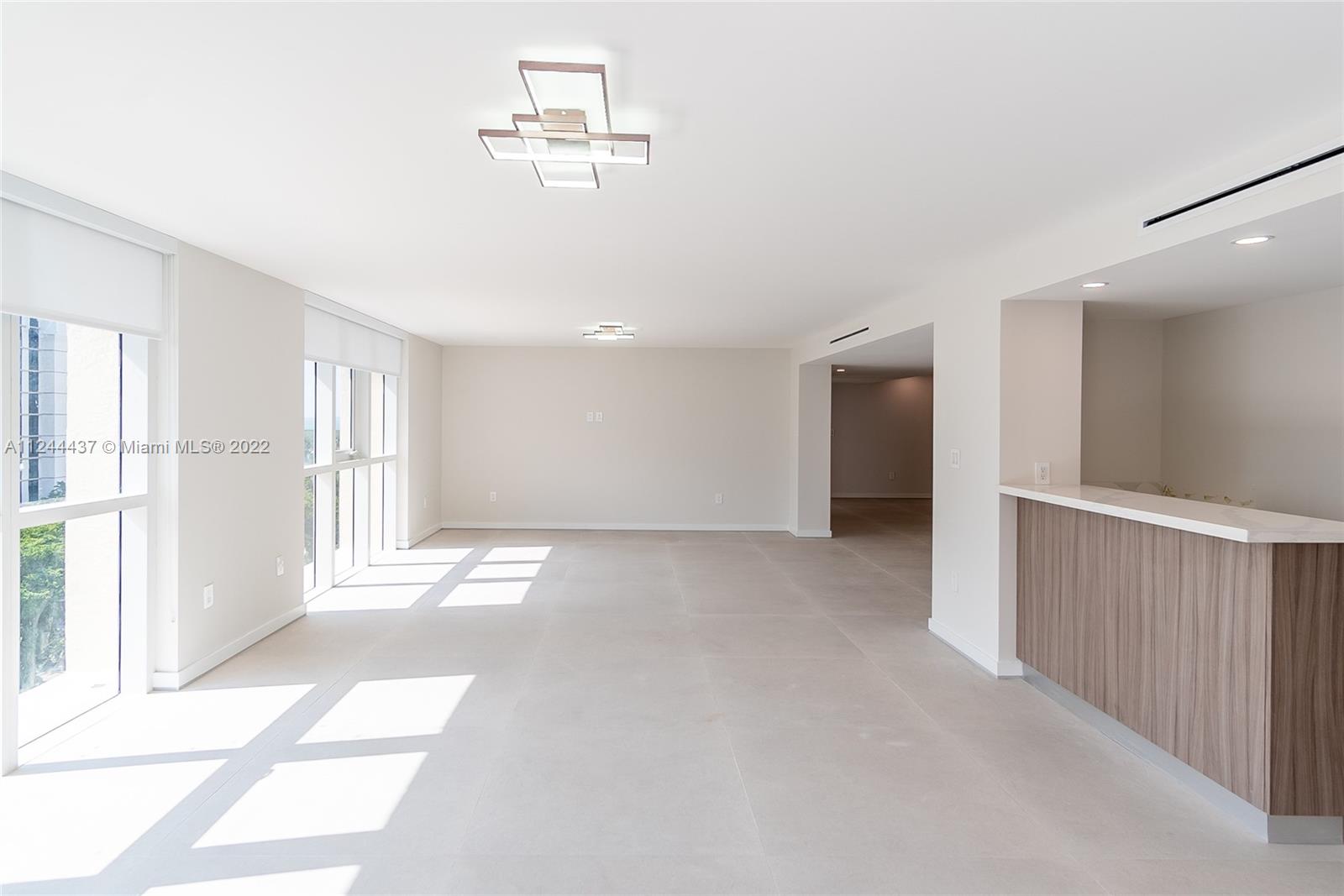 600 Grapetree Dr Unit: 9ES