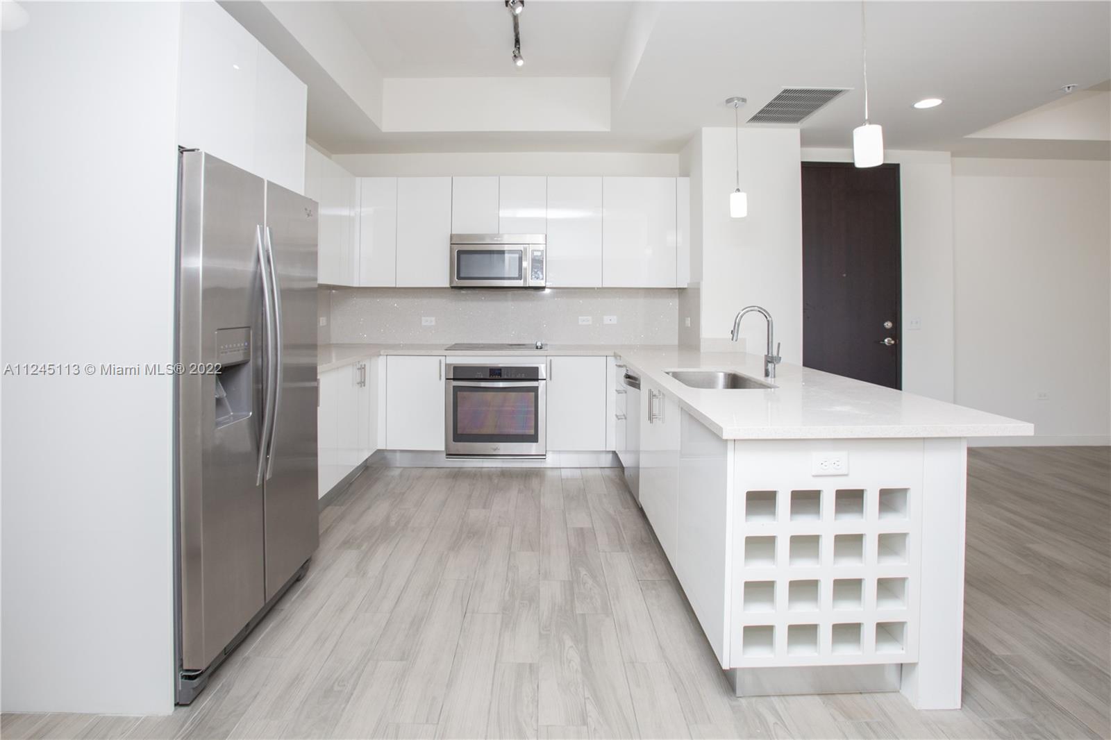 999 SW 1ST AVENUE Unit: UPH11