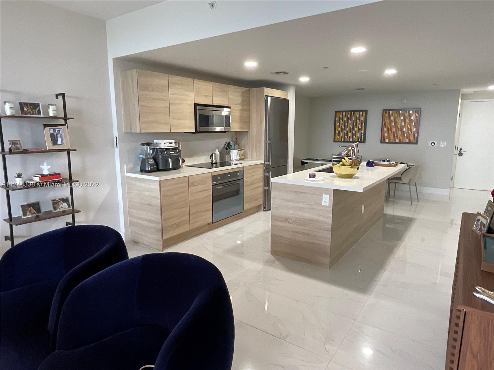 16385 Biscayne Blvd # 3006