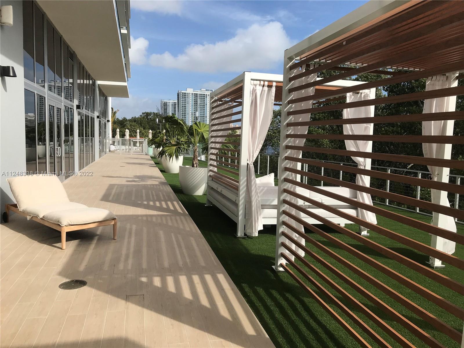 16385 Biscayne Blvd # 3006