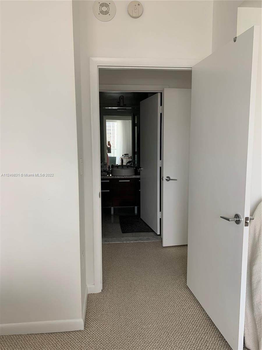 244 Biscayne Blvd # 2605