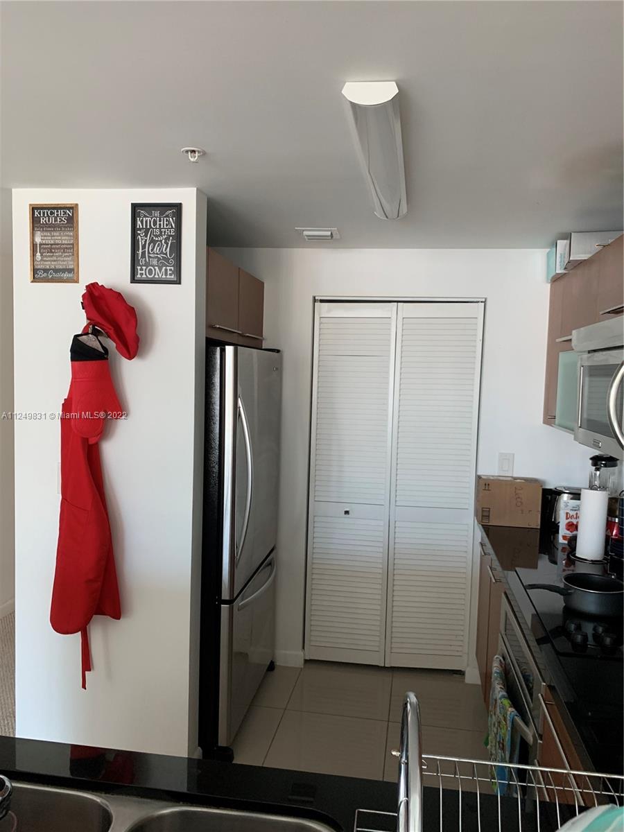 244 Biscayne Blvd # 2605