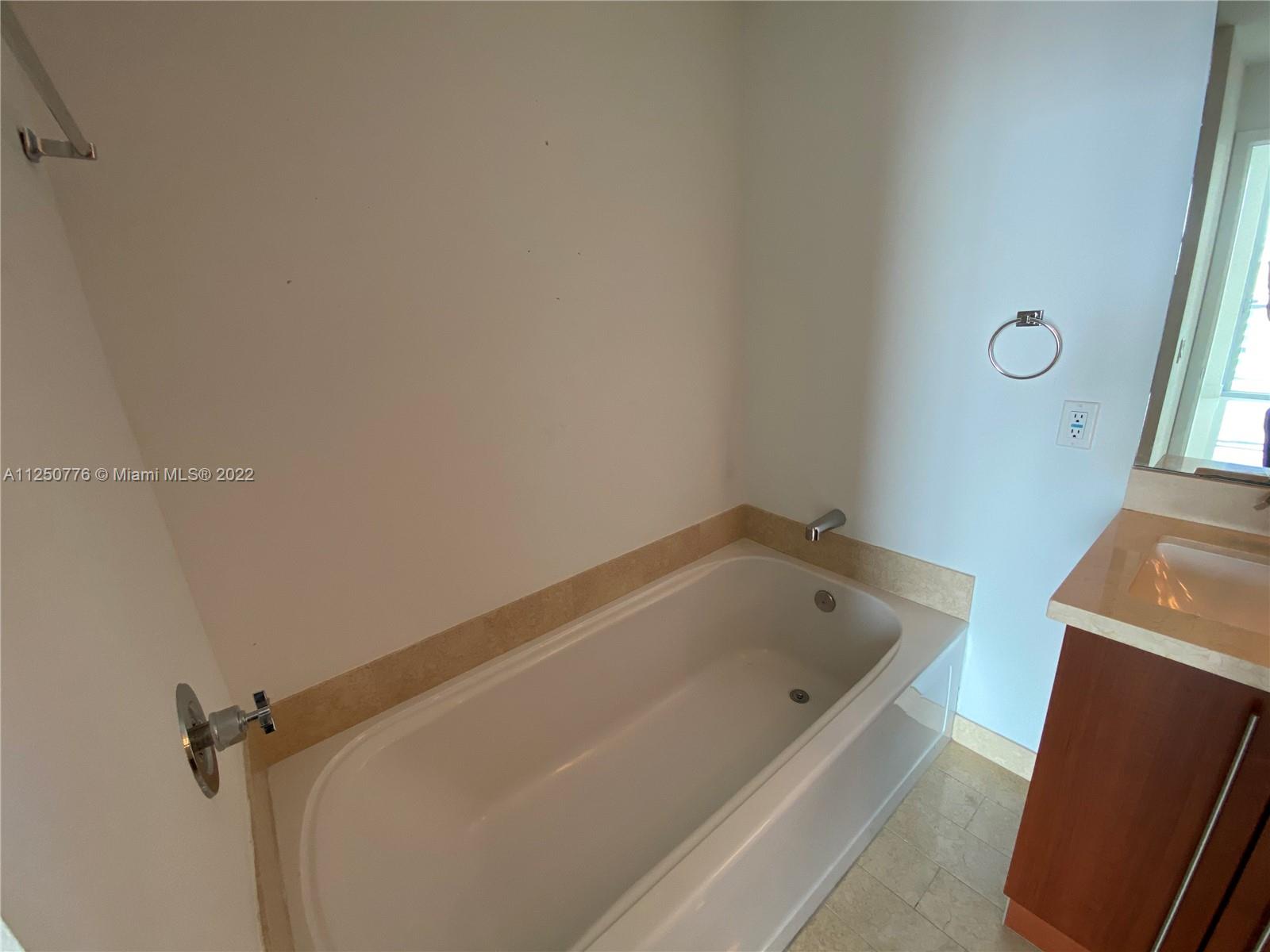 79 SW 12 ST Unit: 3810-S
