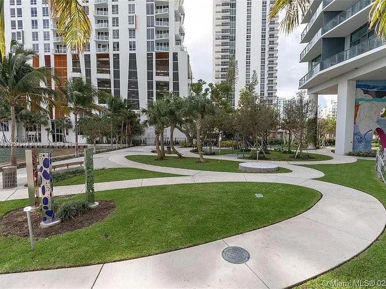 460 NE 28th Street # 1205