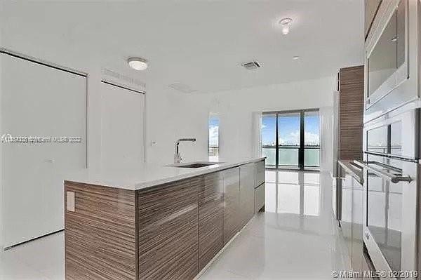 460 NE 28th Street # 1205