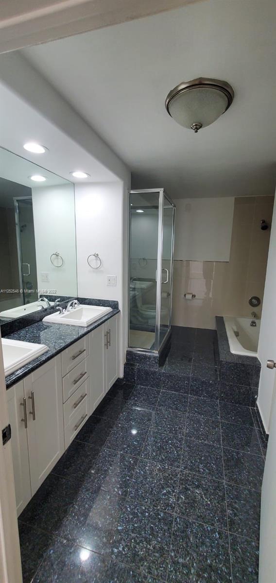 200 SE 15th Rd Unit: PHK