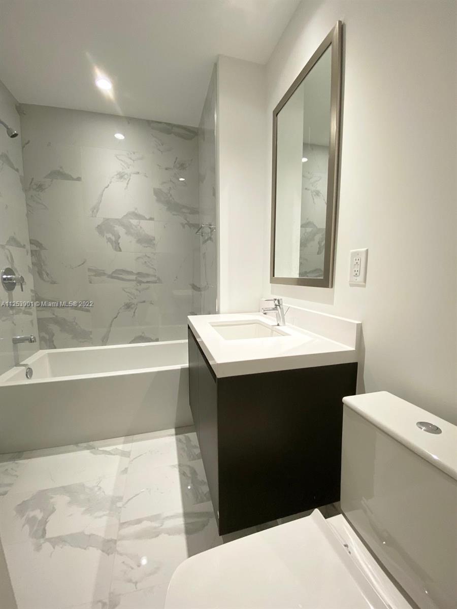 851 NE 1st Ave # 3405