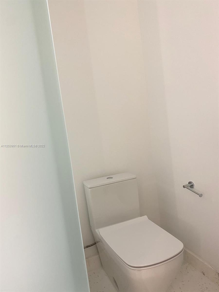 851 NE 1st Ave # 3405