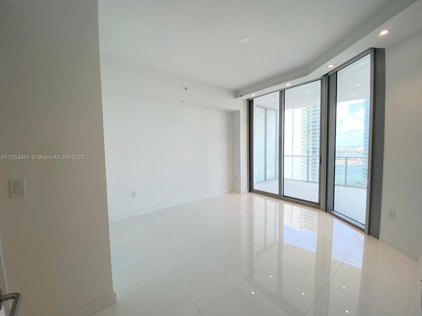 851 NE 1st Ave # 3405