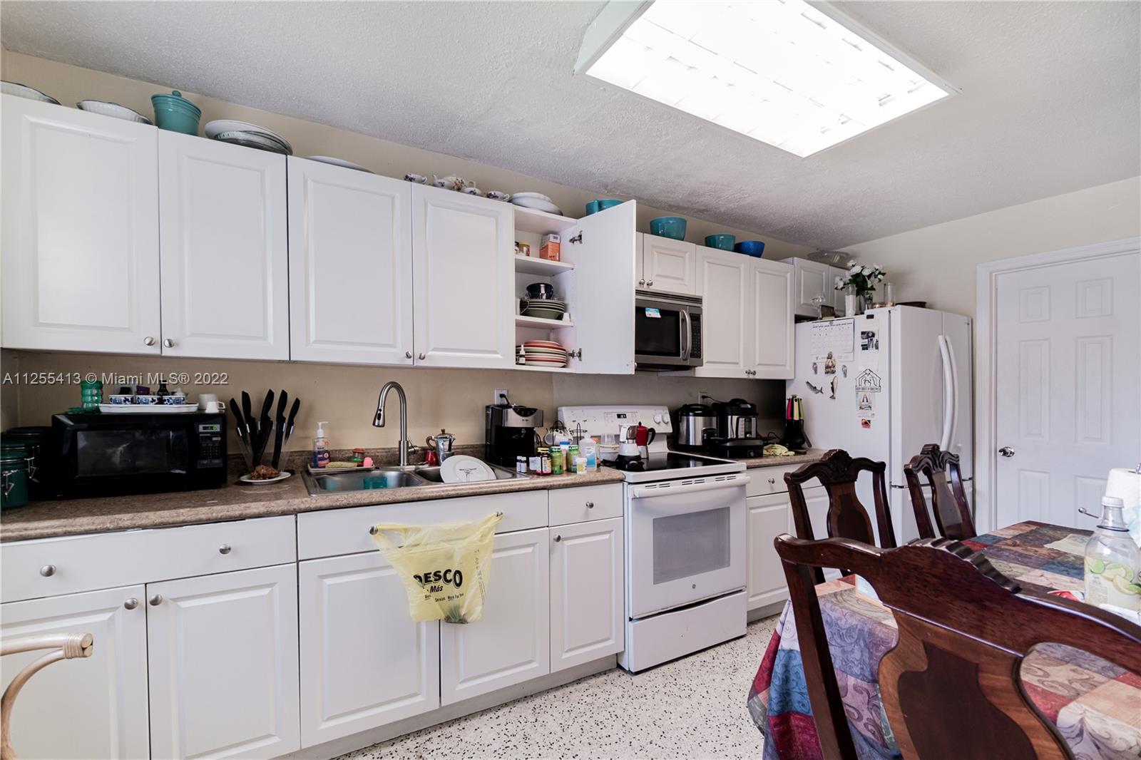 2250 SW 69th Ave