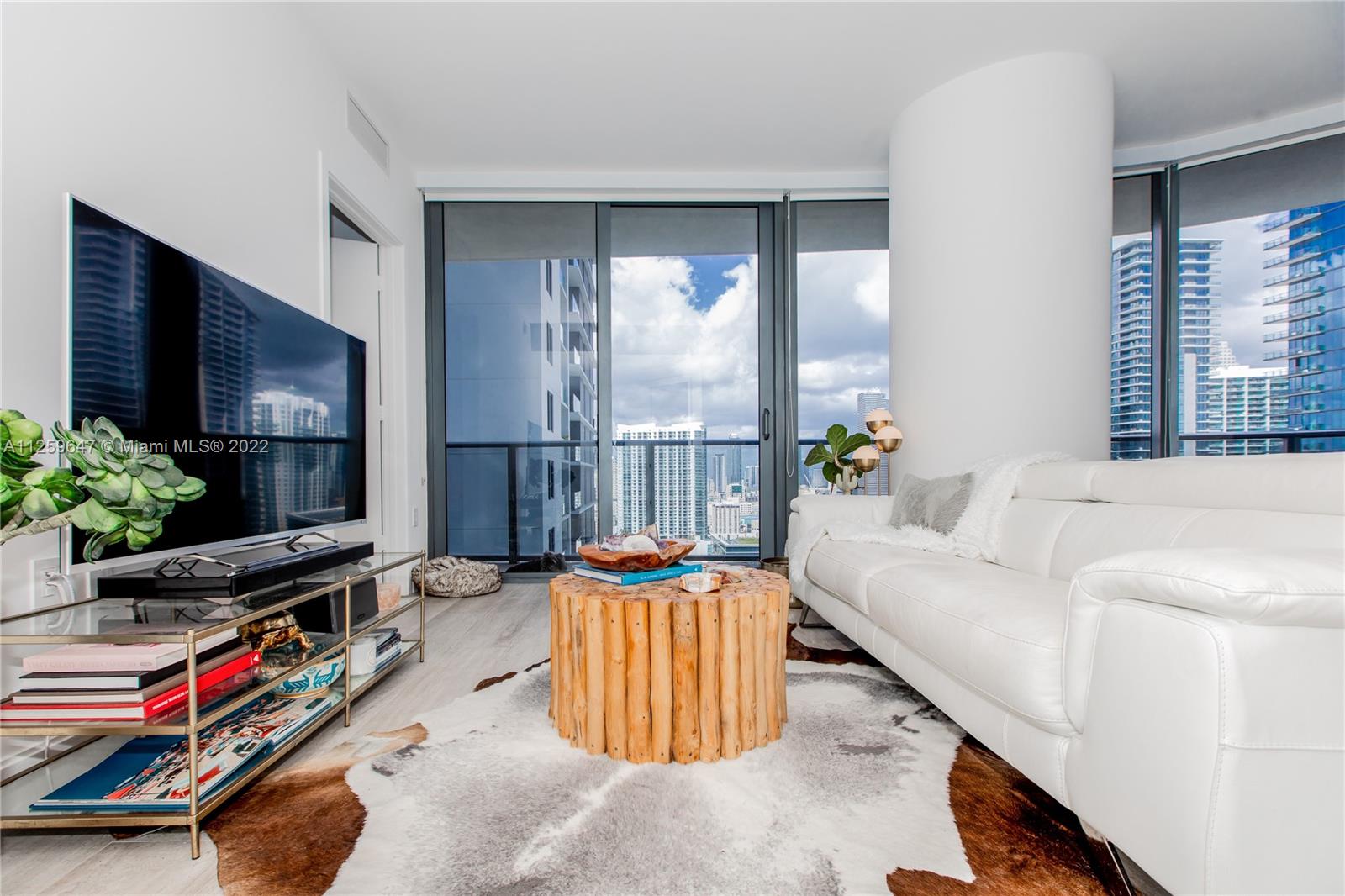 55 SW 9th St # 2501