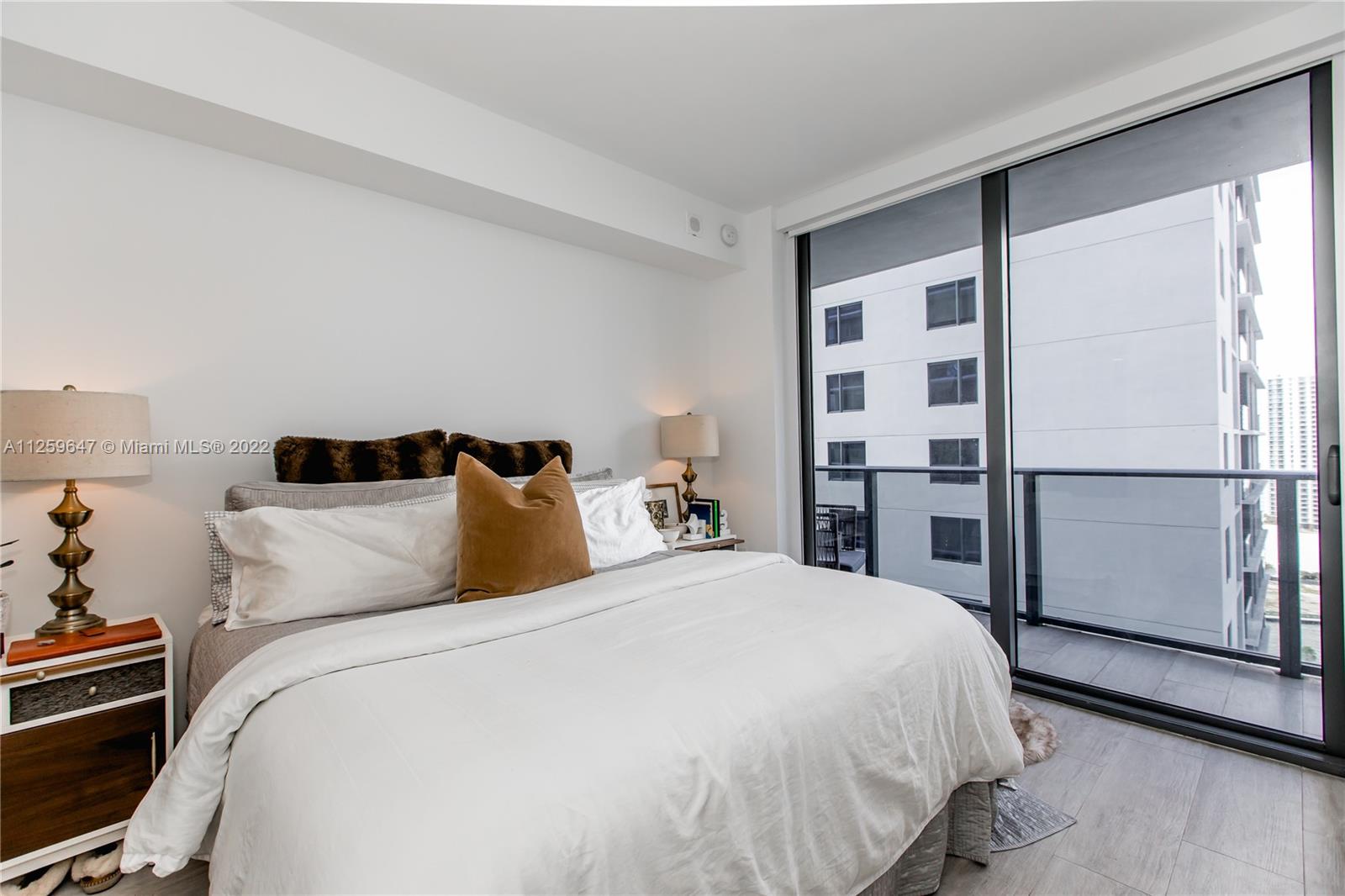 55 SW 9th St # 2501