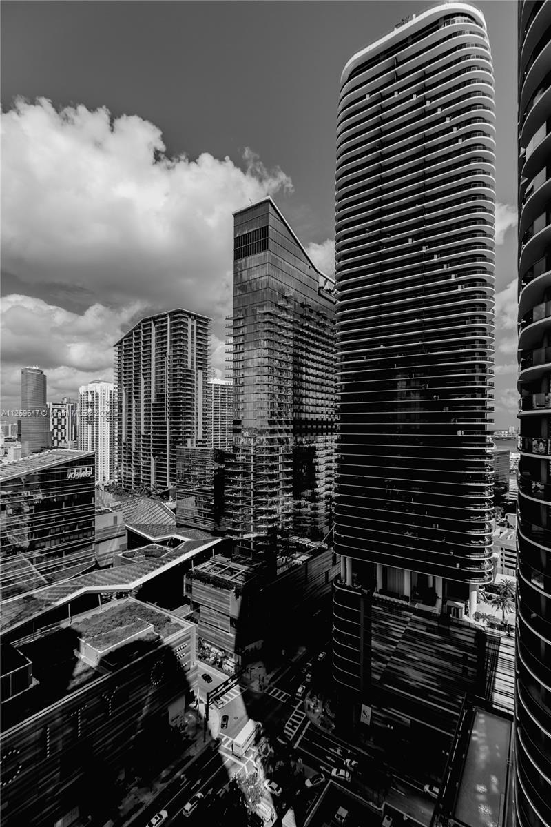55 SW 9th St # 2501