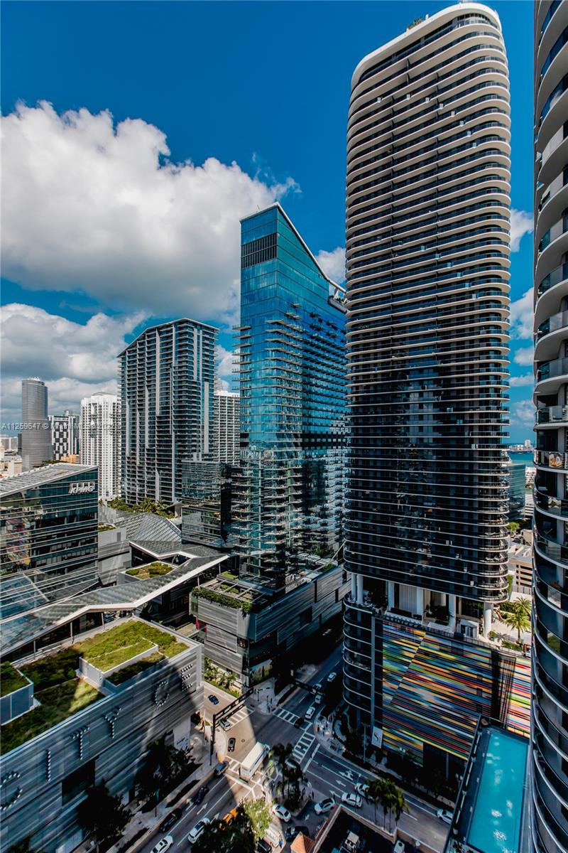 55 SW 9th St # 2501