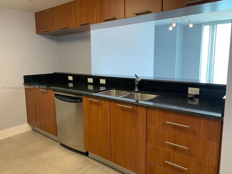 1800 N Bayshore Dr # 3502