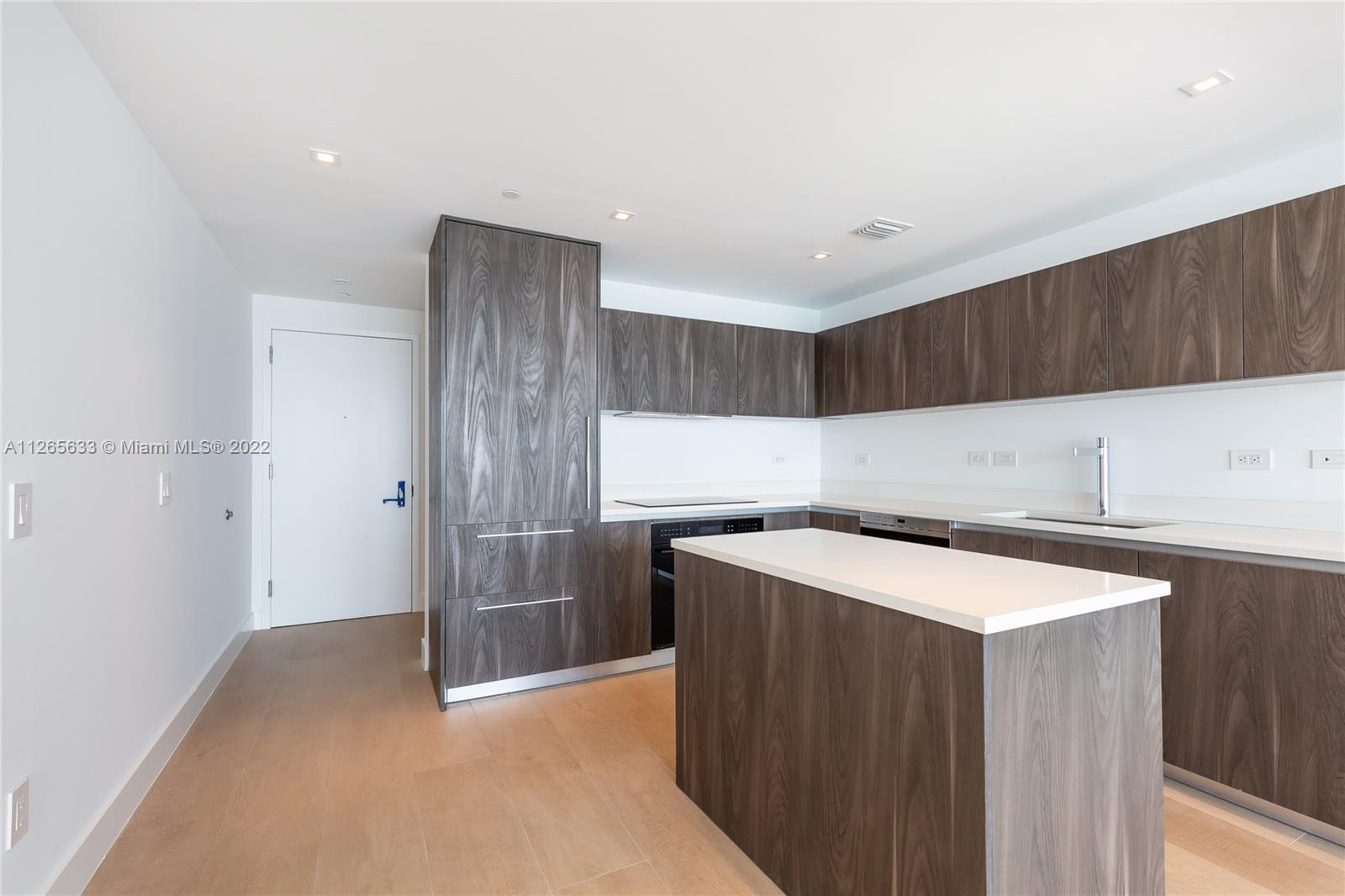 3131 NE 7 AVE # 3005