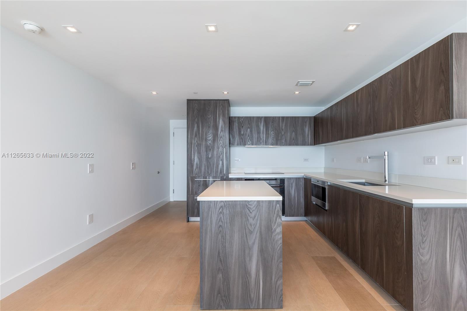 3131 NE 7 AVE # 3005