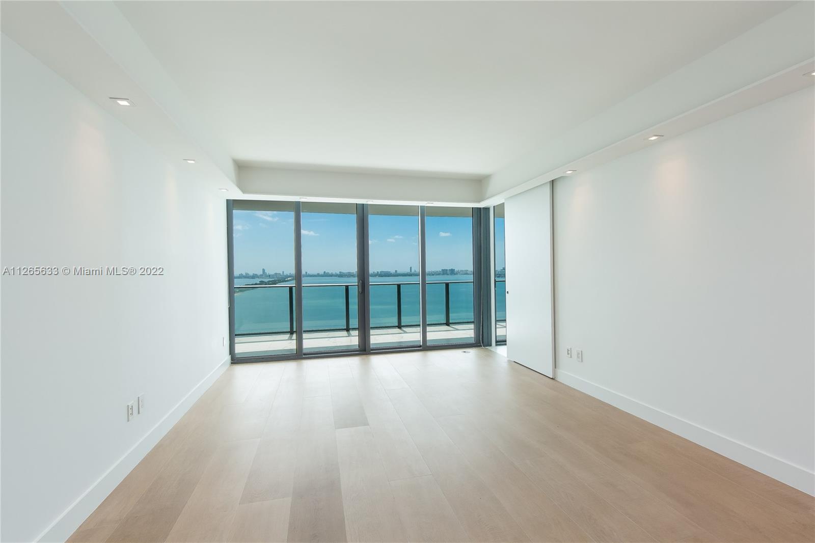 3131 NE 7 AVE # 3005