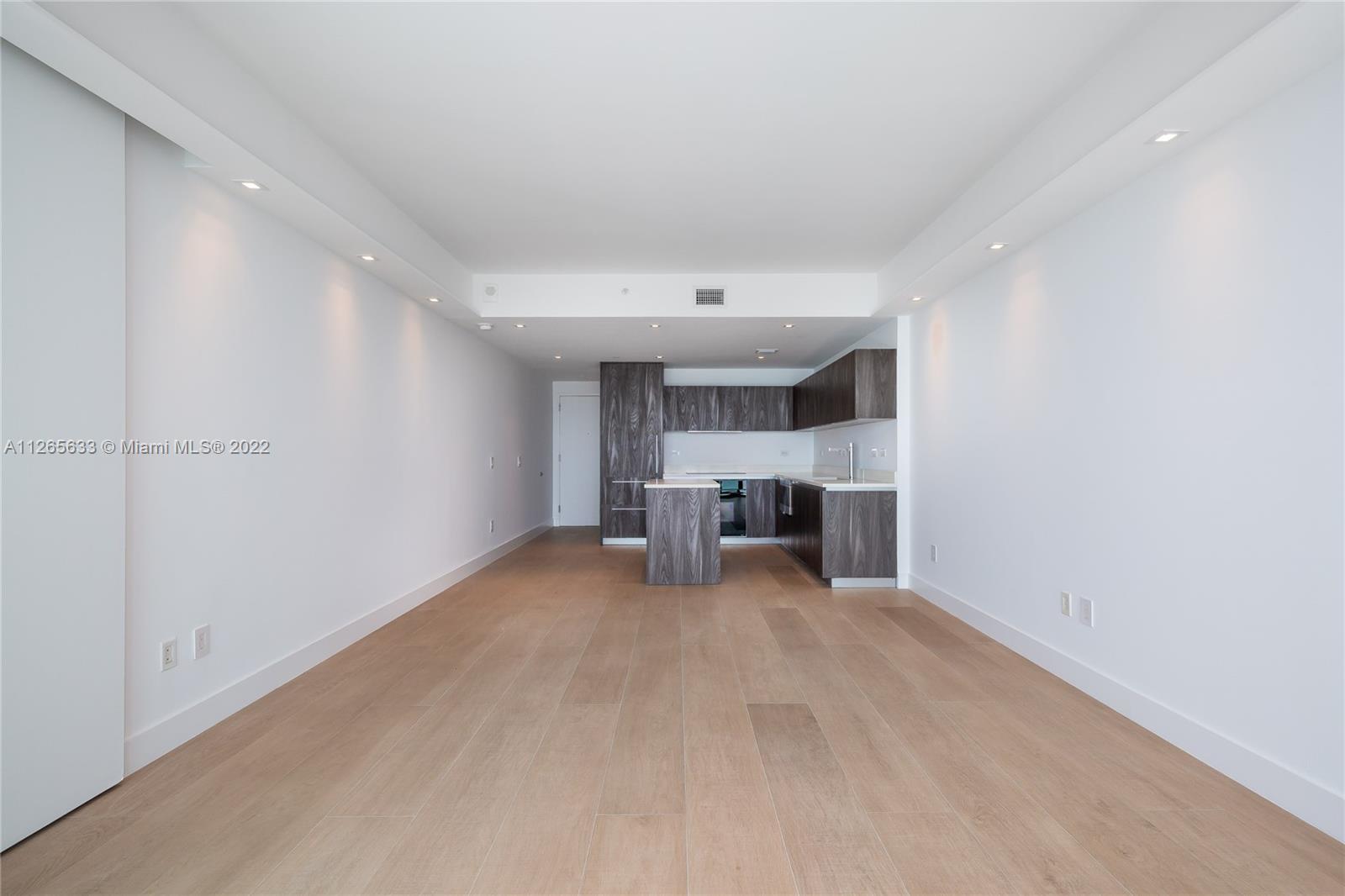 3131 NE 7 AVE # 3005