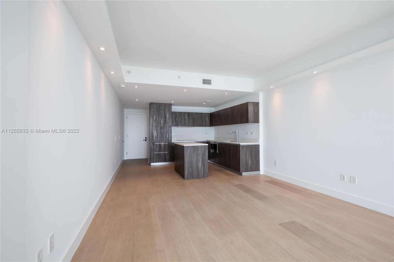 3131 NE 7 AVE # 3005