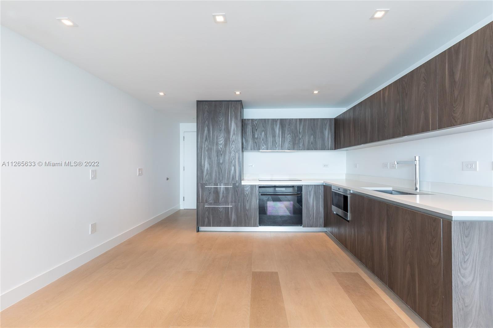 3131 NE 7 AVE # 3005