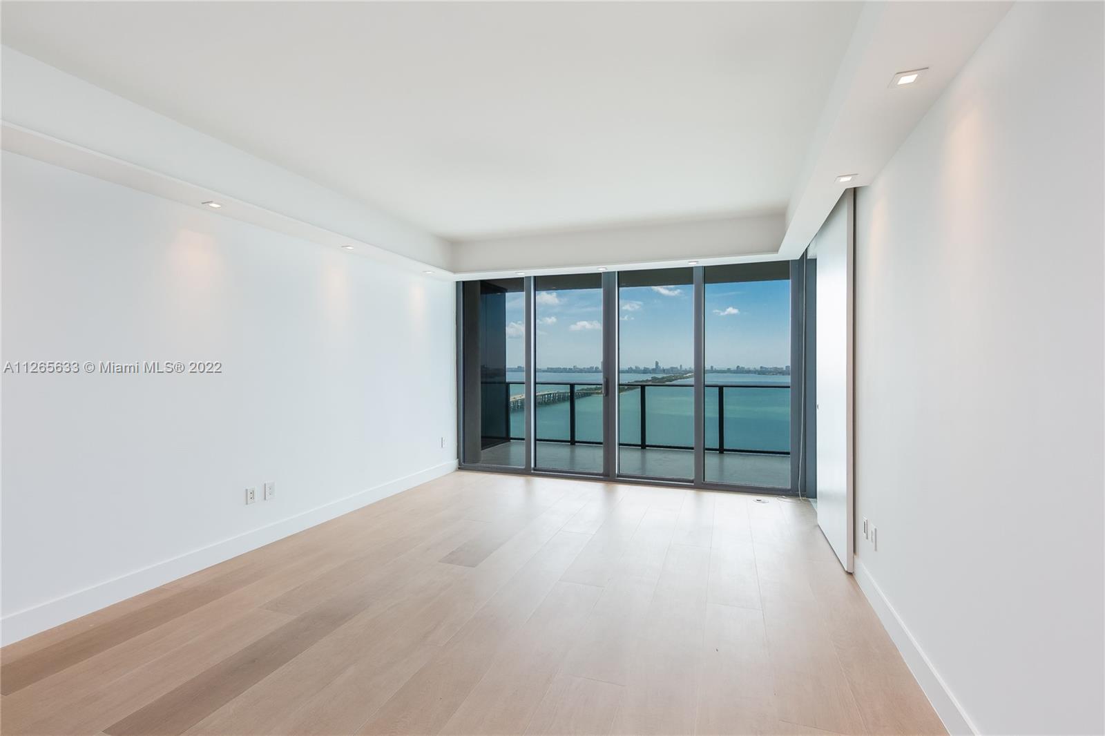 3131 NE 7 AVE # 3005