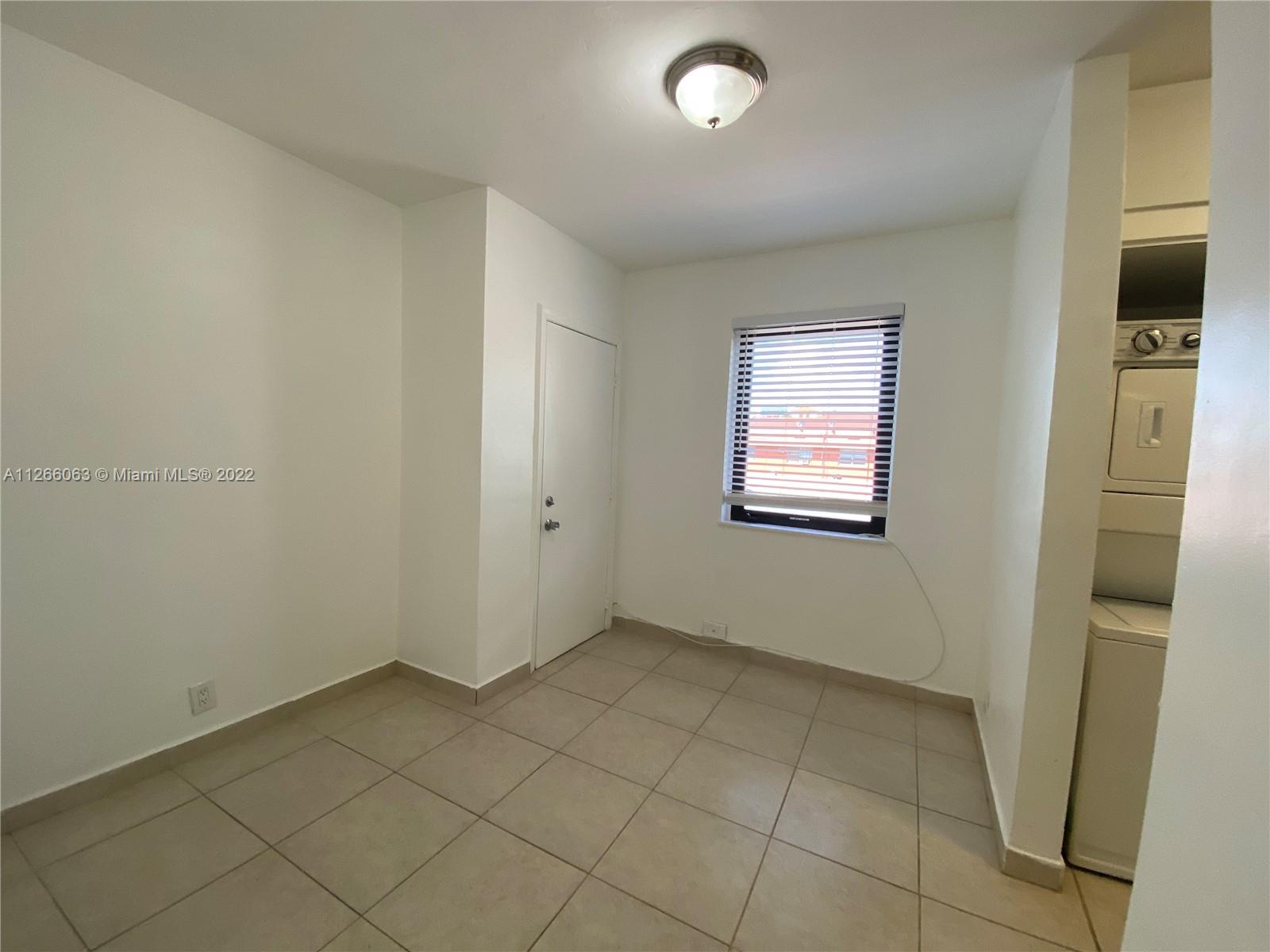 931 NW 1st St # 4