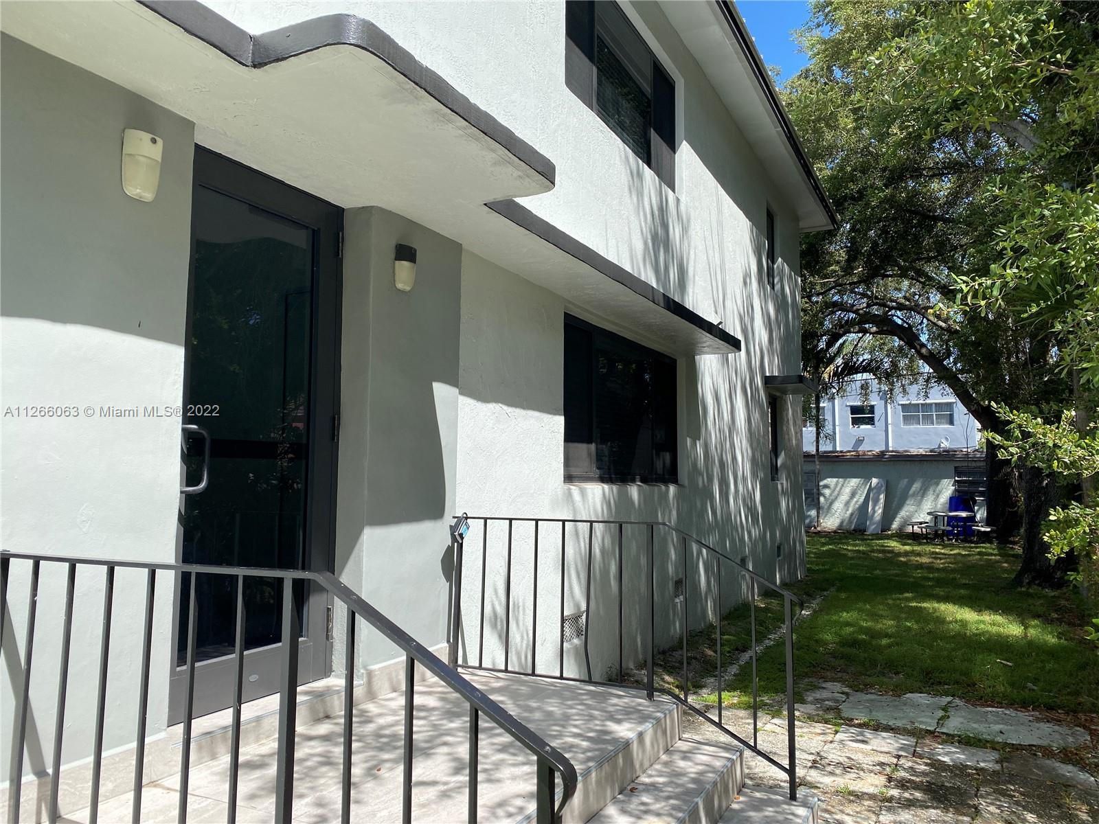 931 NW 1st St # 4