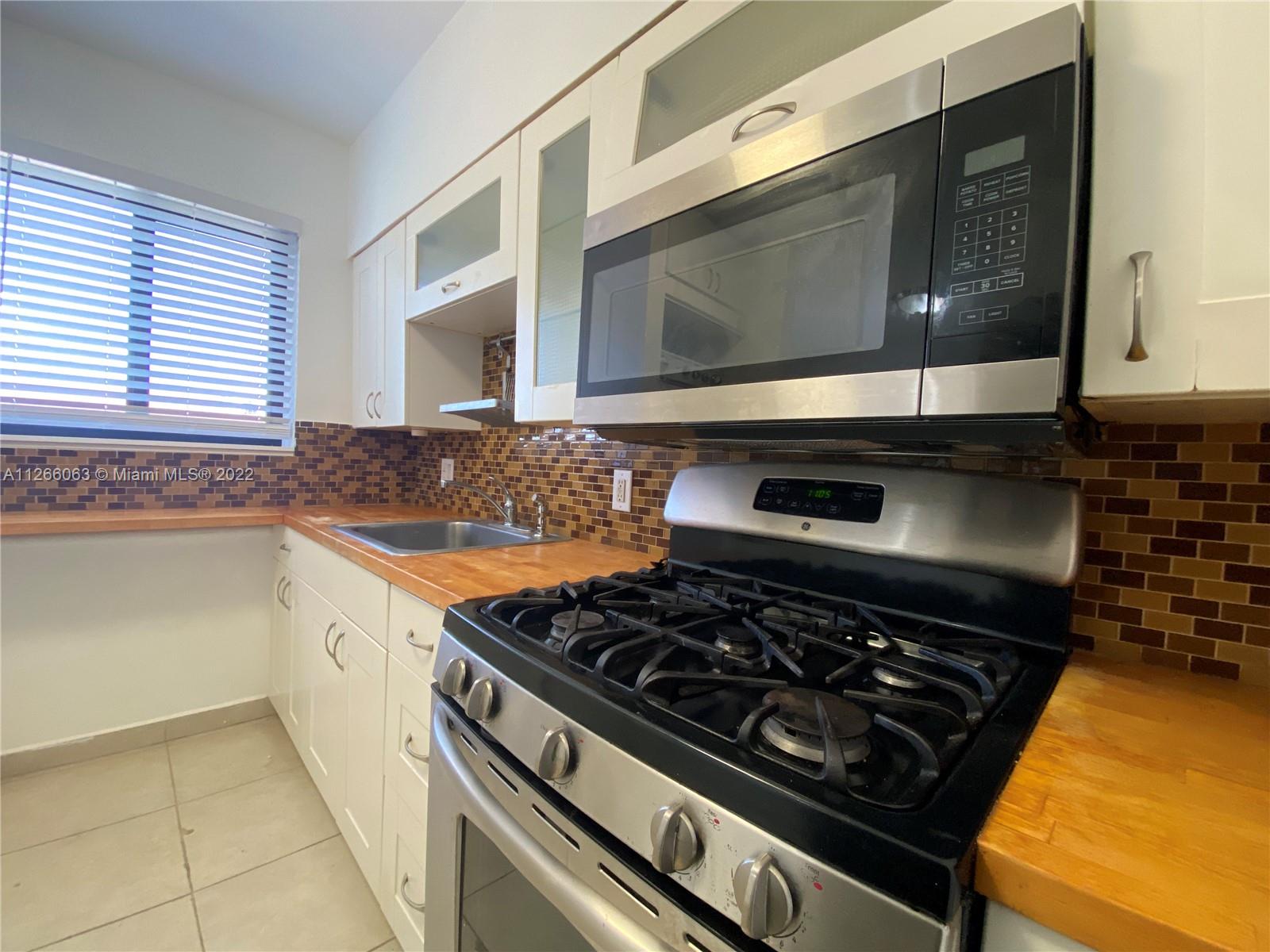 931 NW 1st St # 4