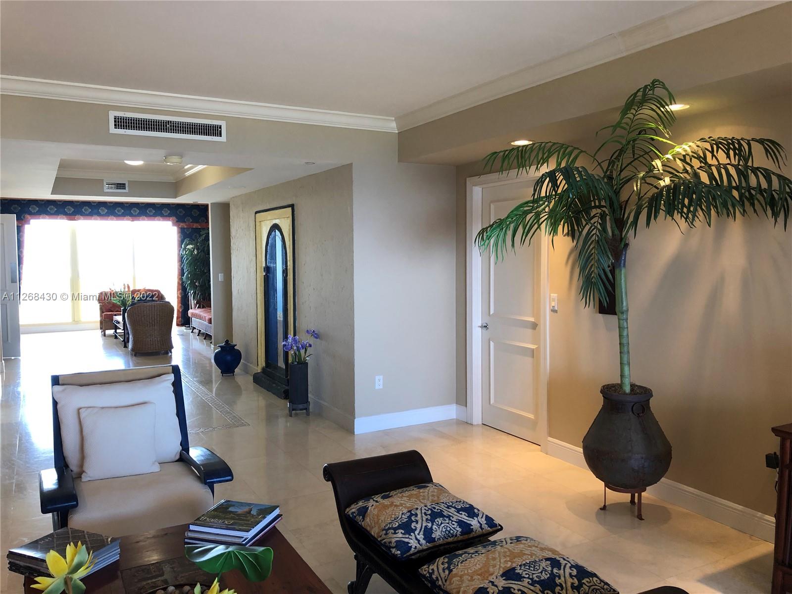 789 Crandon Blvd # 1402