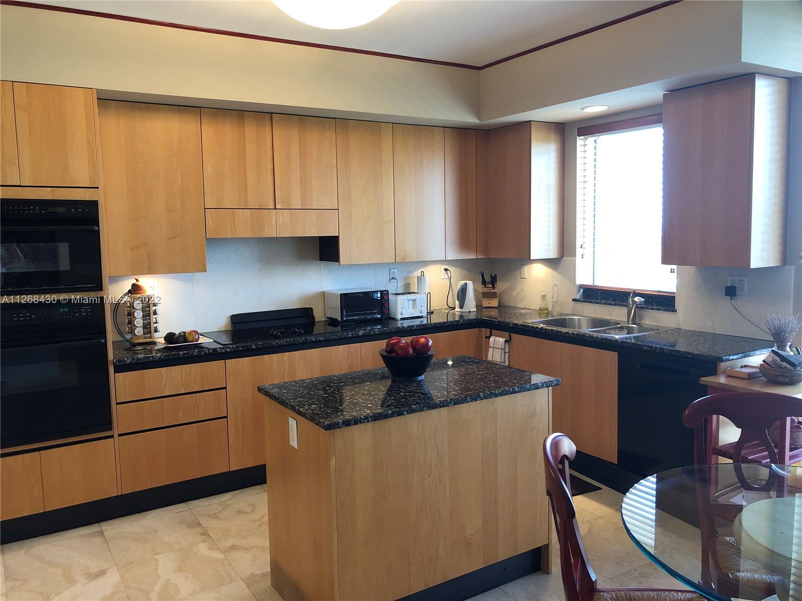 789 Crandon Blvd # 1402