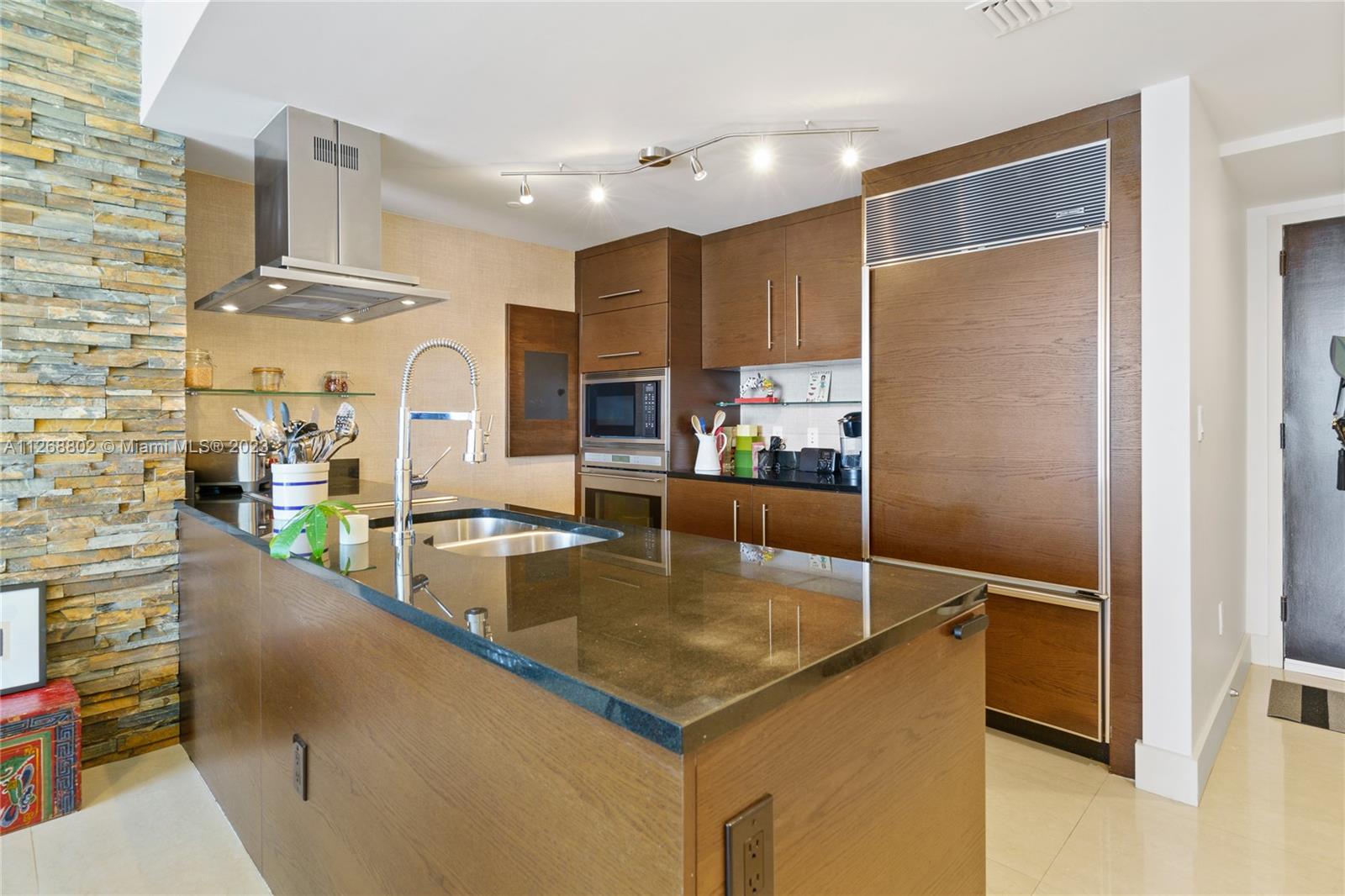 495 Brickell Ave # 3003